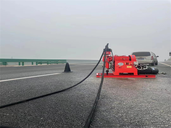 融水马路路基路面开裂下沉注浆加固灌浆